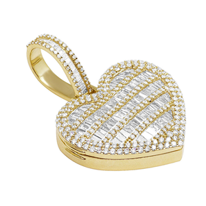 Colgante de Lujo con Moissanita Helada Estilo Hip Hop, Forma de Tornillo, Piedras Baguette, Plata 925, Acabado en Oro Amarillo de 25 Quilates, Premium - Product Image 1