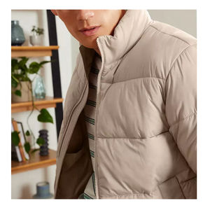 Veste matelassée à capuche d'hiver décontractée de haute qualité pour hommes Logo personnalisé Tissu en cuir léger grande taille XL Fermeture à glissière pour hommes OEM - Product Image 5
