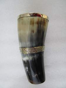 Jarra de cerveza con cuerno vikingo Premium hecha a mano para uso alimentario seguro para restaurante, categoría de producto superior para Navidad - Product Image 5