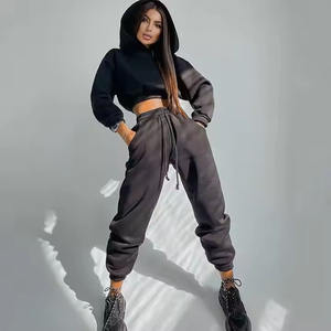 Femmes Automne Hiver Sports Fitness 2 Pièces Jogger Survêtement Ensemble Cropped Hoodie Sweatpants avec Sexy Design Solid Pattern - Product Image 3