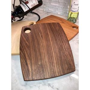 Tabla de Cortar de Madera Resistente para Uso Diario en la Cocina, Diseño en Forma de Manzana, Disponible en From Rana Overseas Inc - Product Image 6