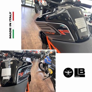 Adesivi Laterali 3D per Serbatoio KTM Duke 125 2021-2022 per Personalizzare la Tua Moto - Product Image 2