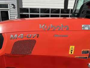 Tractor MFWD M4N-071HDC12 2022 - Diseño Compacto, Alta Potencia, Máxima Eficiencia - Product Image 5