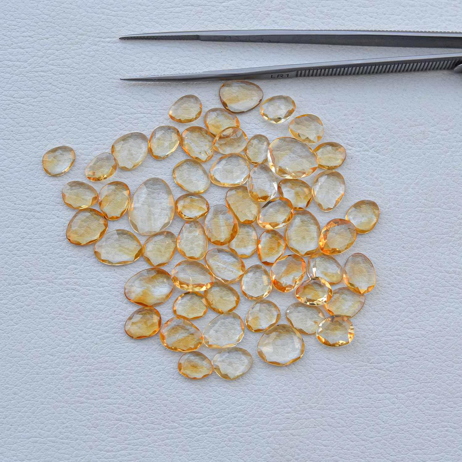 สีเหลือง