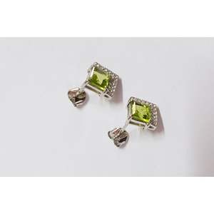 Boucles d'oreilles goutte péridot plaqué or 14 carats à la mode goujon coupe carrée avec motif goutte d'eau diamant en forme de poire pour les fiançailles - Product Image 1