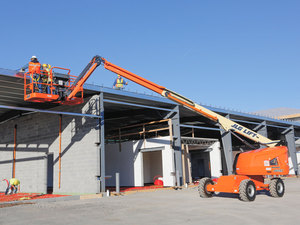 JLG <b>Towable</b> Boom Lift Diesel Hydraulic Drive 18m Max Height 9.6m Reach 230kg Capacity Construction Equipment - Product Image 4