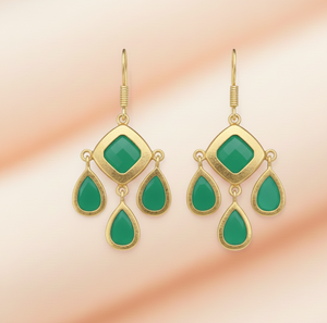 Boucles d'oreilles en argent sterling 925 plaqué or 18 carats avec onyx vert coussin 12 mm pour femmes pour mariages et cadeaux - Product Image 1