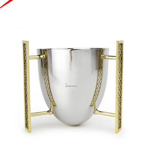 Tasse de lavage juive en cuivre écologique de designer tasse de lavage des mains juive de style judaïsme avec deux poignées - Product Image 6