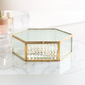 Joyero de Metal y Vidrio de Primera Calidad Diseñado para Hogares Modernos con Necesidades Sofisticadas de Almacenamiento de Joyas - Product Image 3