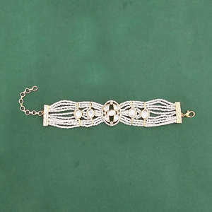 Hermoso diseñador Kundan ajustable moda encanto pulsera con chapado en oro - Product Image 1