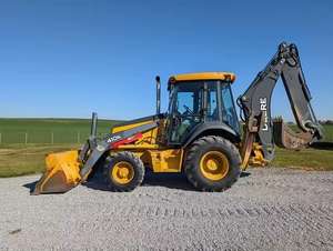 Chargeuse-pelleteuse John Deere 410K 2025 avec godet à attache rapide, boîte de vitesses, pompe, moteur et composants essentiels disponibles - Product Image 4