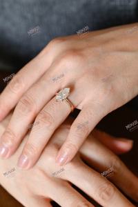 แหวนหมั้นเพชรทรงมาร์ควิส 1 กะรัต พร้อมขาแหวนแบบฝังเพชรและวงแหวนแบบซ่อนประดับเพชร แหวนทองคำแท้สุดหรูสำหรับการขอแต่งงานหรืองานแต่งงาน - Product Image 4