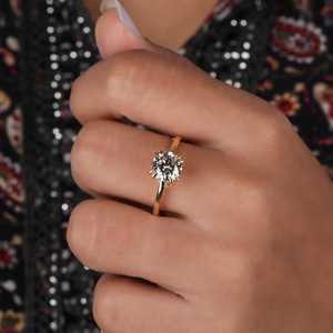 Igi แหวนประดับเพชรทรงกลมขนาด14K สีเหลืองโรสโกลด์สำหรับปลูกในห้องปฏิบัติการทรงกลม1กะรัต - Product Image 1