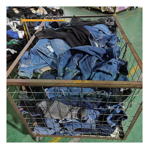 Balle de qualité de jeans en denim grand assortiment de différents styles et convient parfaitement à la réutilisation de la mode ou aux offres de gros - Product Image 4