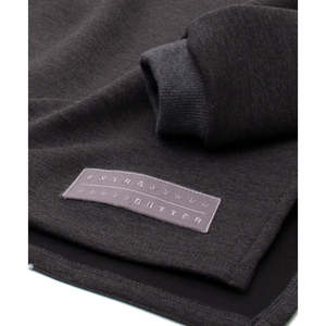 Sudadera con Capucha de Neopreno Bordada en 3D, Color Carbón, Estilo Urbano, con Diseño de Parches y Estampado - Product Image 3
