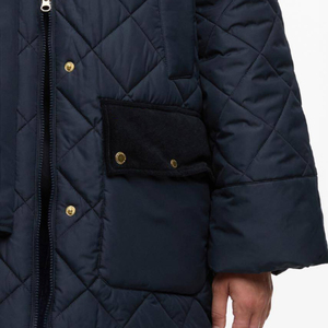 Dernières vestes matelassées pour femmes en couleur unie, chaudes, OEM, prix bas, tendance, tenues d'hiver, col rabattu, décontractées, vêtements d'extérieur - Product Image 6