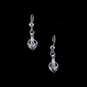 Pendientes de tuerca florales-1 clásicos de alto grado más vendidos, brillo brillante, suministro directo indio de alta calidad, fuente directa de moda - Product Image 1