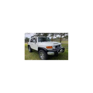 Toyotai FJ Cruiser à vendre avec ensemble de remorquage robuste, treuil tout-terrain et crochets de remorquage installés en usine - Product Image 6