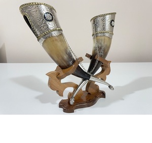 Tazas de Cuerno Vikingo para Beber, Talladas a Mano, Fabricadas en India, con Soporte de Madera, Precio al por Mayor, Tamaño Personalizable - Product Image 6