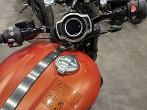 มอเตอร์ไซค์ครุยเซอร์รุ่นใหม่ล่าสุด ปี 2026 Triumph <span class=keywords><strong>Rocket</strong></span> <span class=keywords><strong>3</strong></span> Storm <span class=keywords><strong>R</strong></span> ของแท้จากโรงงาน - Product Image 2