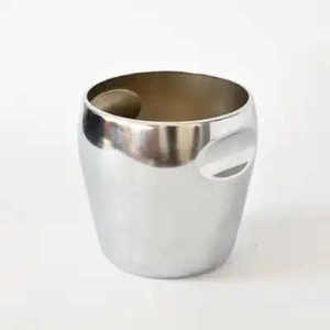 Cubo de hielo de metal de calidad superior de acero inoxidable con mango, elegante, duradero y perfecto para fiestas y uso en el bar del hogar - Product Image 1