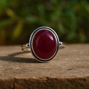 Anillo de rubí ovalado hecho a mano de la mejor calidad, hermosas joyas de piedras preciosas para aumentar la confianza o la pasión, disponible a buen precio - Product Image 1