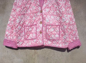Chaqueta de algodón acolchada hecha a mano india de gran venta Jaipuri Vintage algodón Kantha chaqueta con estampado Floral Reversible - Product Image 4