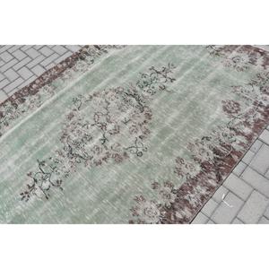 Tapis turc vintage 5.5x8,9 pieds vert marron tissage plat en laine avec motif patchwork pour les décorations de salon ou le couloir - Product Image 5