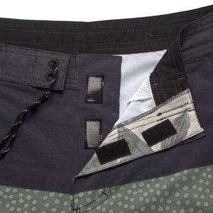 Shorts de football personnalisés avec poches zippées, en polyester et coton, fournisseur de shorts de rugby et de football - Product Image 4