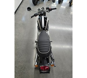 COMMANDEZ LA NOUVELLE MOTO D'AVENTURE TRIUMPH BONNEVILLE T120 ICON EDT 2026 - Product Image 3