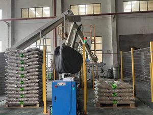 Vente directe usine – Granulés de bois de pin bon marché, briquettes, combustible biomasse, solution de chauffage à faible teneur en cendres et en humidité, expédition mondiale - Product Image 4