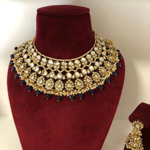 Collier Kundan bleu marine de qualité supérieure serti de boucles d'oreilles et bijoux de mariée indiens Maang Tikka collier traditionnel pour femmes - Product Image 1