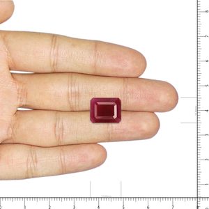 Piedra de Rubí Roja Natural Ovalada Facetada de 7.40 Quilates, 8mm de Altura, Sintética, Tratada con Calor - Product Image 3