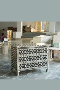 Incrustation d'os perfectionnée nécessaire intégration de designs de luxe Armoire de table Table de chevet en incrustation d'os Meubles de salon d'Inde - Product Image 5