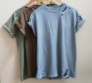 เสื้อยืดคอกลมแขนสั้นผู้ชายสไตล์ลำลอง ผ้าฝ้าย 100% สีพื้น ทรงยาว โอเวอร์ไซส์  แบบดิสเทรส  เป็นมิตรกับสิ่งแวดล้อม - Product Image 4