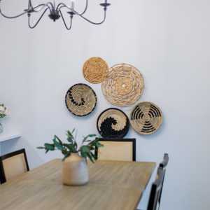 Ensemble de 5 paniers muraux tissés en spirale en jonc de mer, artisanat, styles de tenture murale. - Product Image 5