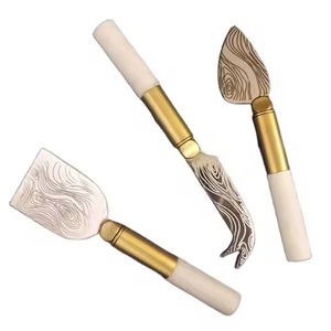 Derniers couteaux à fromage, lot de 3 épandeurs uniques au design nouveau en acier inoxydable, métal, outils de cuisine pour la maison - Product Image 1