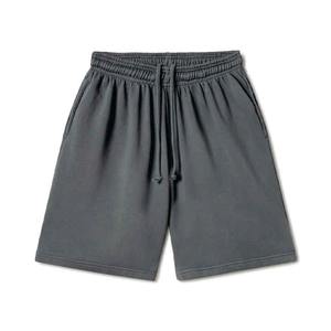 กางเกงขาสั้นผ้าคอตตอนผ้าฟลีซ/เทอร์รี่สำหรับผู้ชายกางเกงขาสั้นผ้าย้นส์ปิดเอวย้อมสีล้วนสไตล์ลำลองกำหนดเองได้100% - Product Image 1