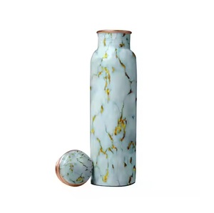 Bouteille d'eau en cuivre écologique durable faite à la main, design vert floral, personnalisable pour une utilisation bouillante, cadeaux d'entreprise pour le bureau et la maison - Product Image 6