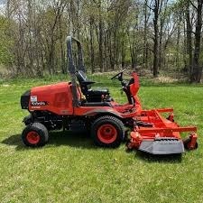 Tractor cortacésped Kubota T2290 rojo 2WD fácil de operar - Product Image 5