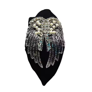 Serre-tête personnalisé à thème baseball, orné de perles et de bijoux, avec nœud supérieur, pour le jour du match, directement d'Inde - Product Image 4