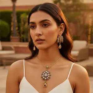 Ensemble de pendentifs de bijoux indiens vintage pour femmes, plaqué or 18 carats, forme d'ours, acier inoxydable, zircon, perle pour cadeau - Boucles d'oreilles en diamant - Product Image 2