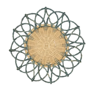 Napperon en rotin tissé fait à la main avec bord floral décoratif Tapis de table rond Boho pour salle à manger, cuisine ou décoration intérieure du Vietnam