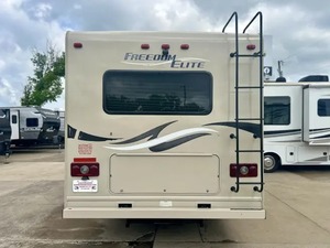 Autocaravana T-H-O-R RV MOTORCOACH 28H USADA de 2015 Lista para la Venta - Product Image 6