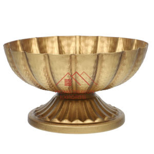 Cuenco Decorativo con Diseño de Flores, Acabado en Dos Tonos, Dorado por Dentro y Negro por Fuera, Diseño Martillado - Product Image 6