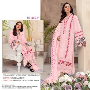 Costume pakistanais en georgette lourde avec broderie pour la vente en gros - Product Image 4