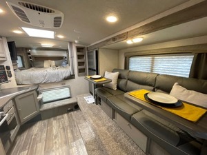 ผู้จำหน่ายรถบ้านเคลื่อนที่ North wood Arc tic Fox Camper รุ่น 990 ปี 2026 สำหรับขาย - Product Image 5