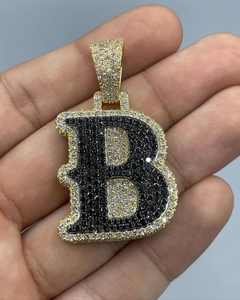 Logotipo personalizado 925 Plata Estilo Hip Hop Colgante inicial Moissanite Diamante negro con collar inicial Joyería elegante de estilo helado - Product Image 1
