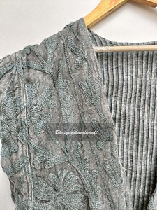 Venta caliente negro sin mangas Suzani chaqueta Floral bordado algodón chaleco abrigo con cierre de cinturón para uso exterior - Product Image 2