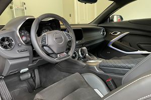 Camaro 2SS Coupé 2024, moteur V8 de 6,2 litres, pack performance 1LE Track, non modifié - Product Image 4